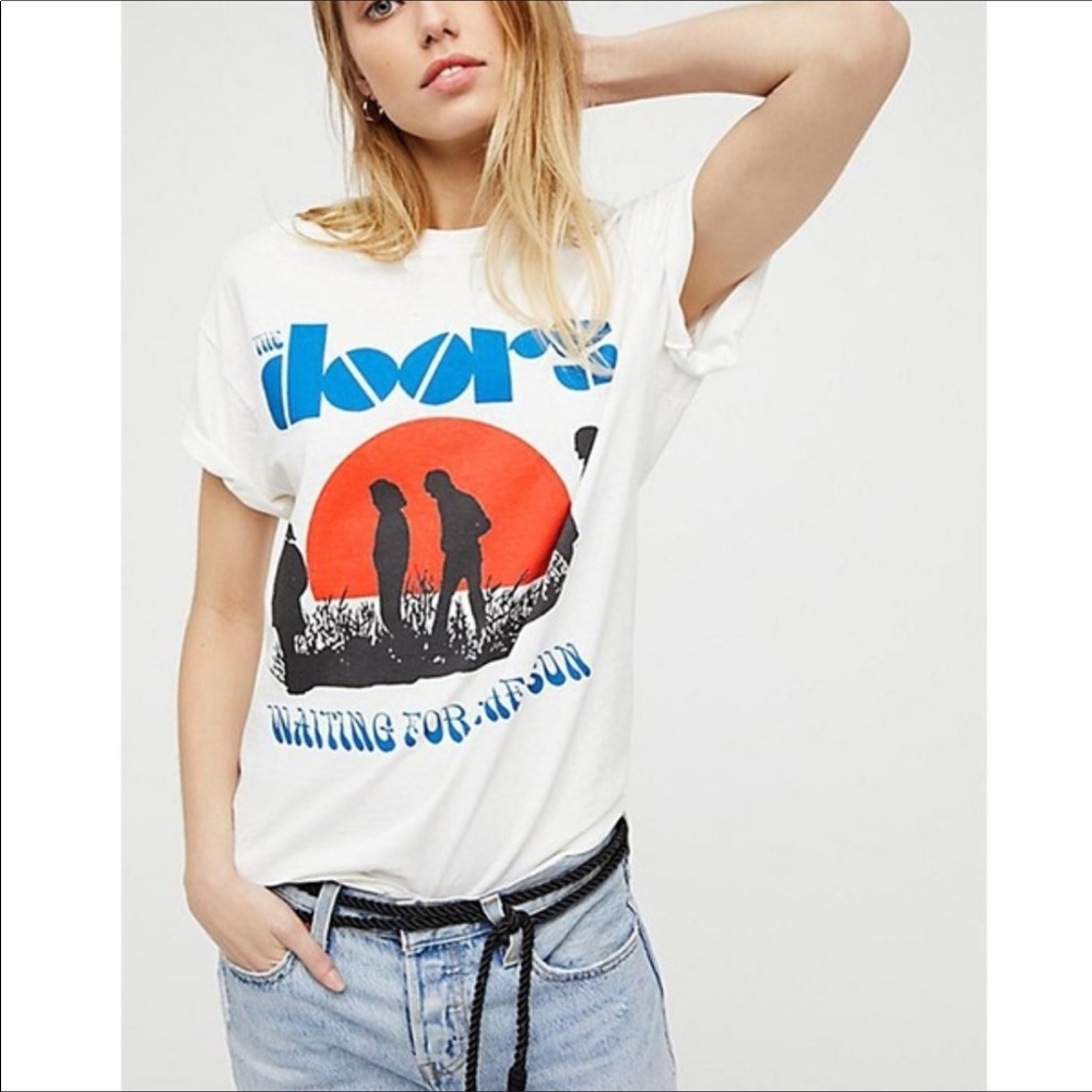💫💫FLASH SALE!!!! 💫💫 Doors Tee - Picture 2 of 6